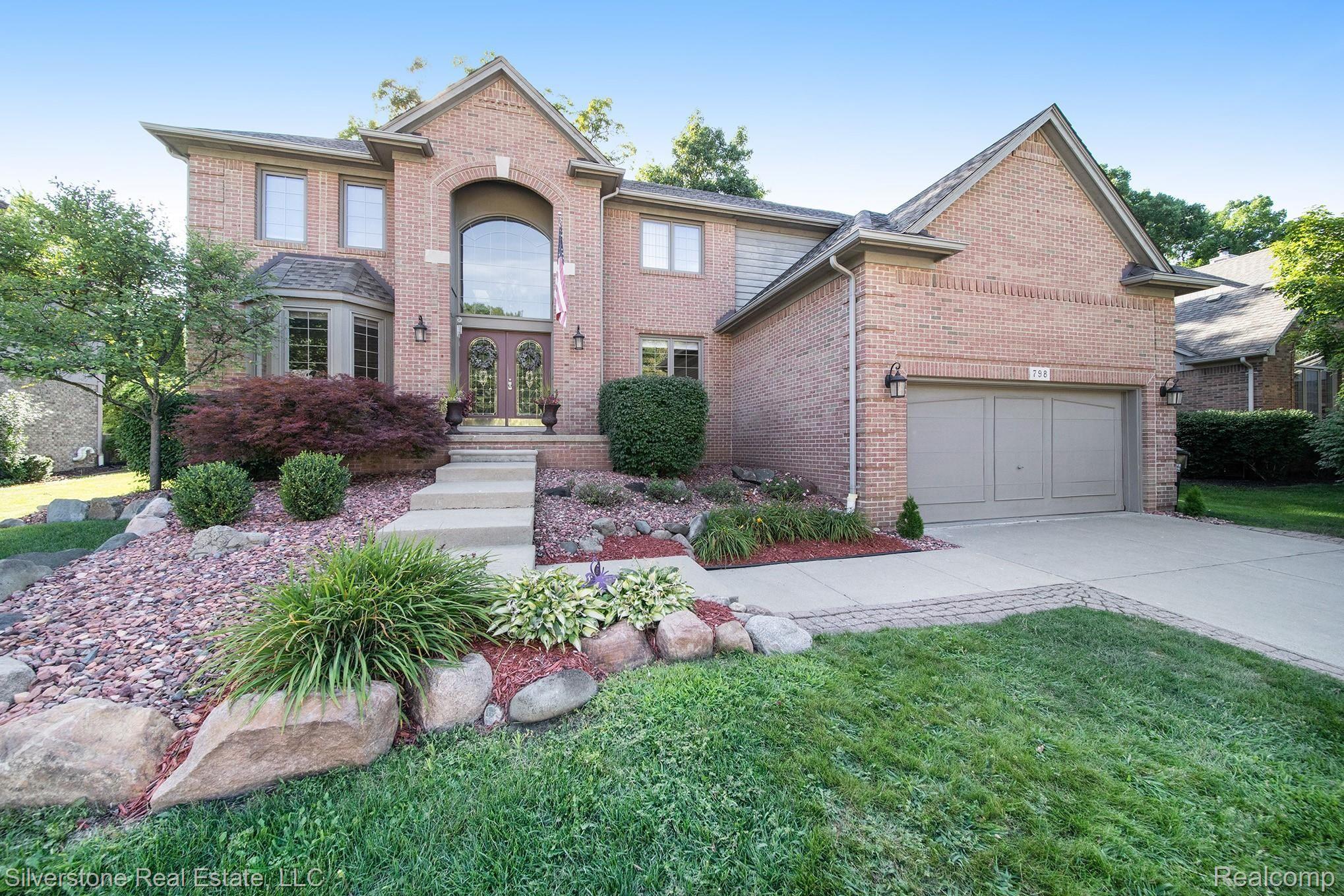 798 Grovecrest Rochester, MI 48307 - Photo 2 of 49 798 Grovecrest_11.jpg