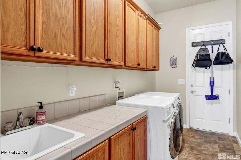 1646 Sunhaven Court Reno, NV 89521 - Photo 27 of 33 laundry