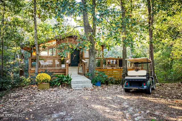 $589,000 | 1103 Le Voyageur Drive, Ocean Springs, MS 39564