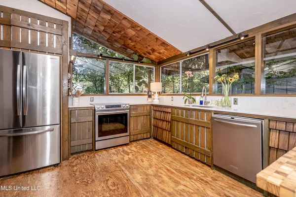 $559,000 | 1103 Le Voyageur Drive, Ocean Springs, MS 39564
