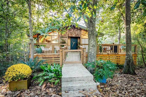 $559,000 | 1103 Le Voyageur Drive, Ocean Springs, MS 39564