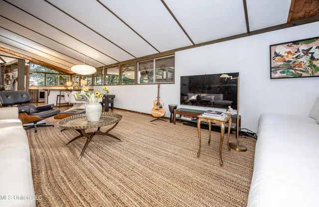 $589,000 | 1103 Le Voyageur Drive, Ocean Springs, MS 39564