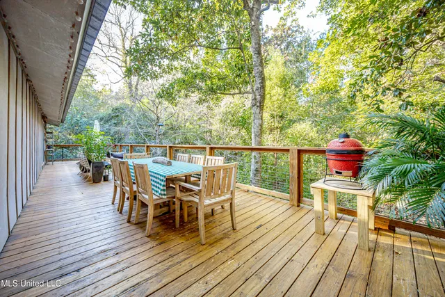 $589,000 | 1103 Le Voyageur Drive, Ocean Springs, MS 39564