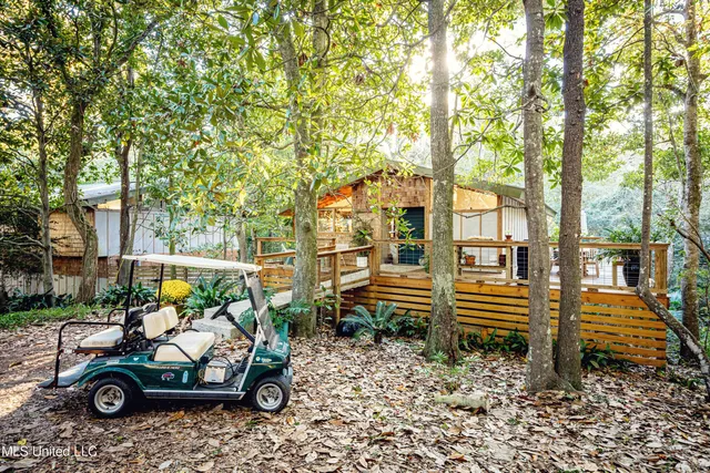 $589,000 | 1103 Le Voyageur Drive, Ocean Springs, MS 39564