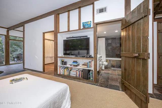 $589,000 | 1103 Le Voyageur Drive, Ocean Springs, MS 39564