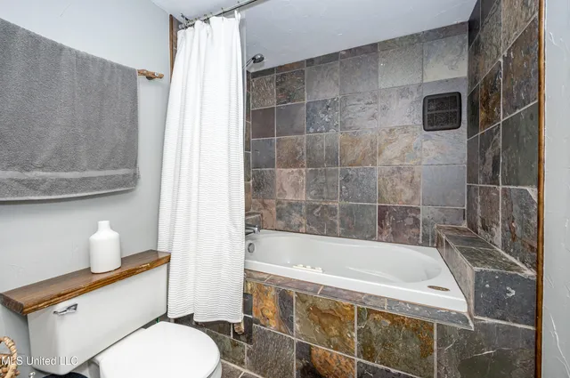 $589,000 | 1103 Le Voyageur Drive, Ocean Springs, MS 39564