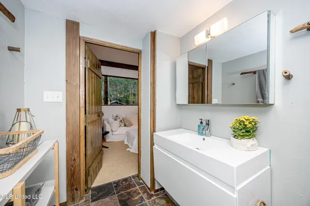 $589,000 | 1103 Le Voyageur Drive, Ocean Springs, MS 39564