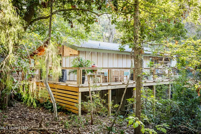 $589,000 | 1103 Le Voyageur Drive, Ocean Springs, MS 39564