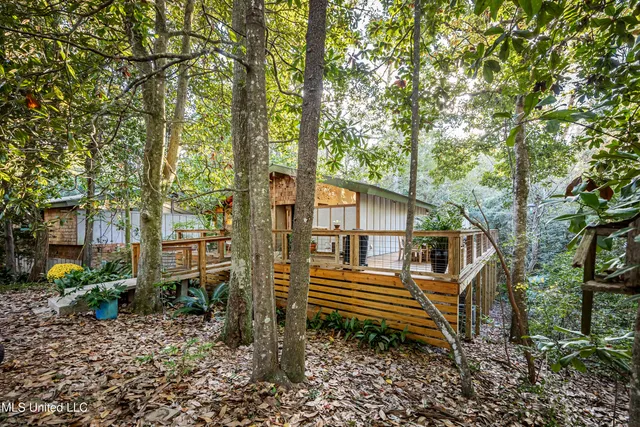 $589,000 | 1103 Le Voyageur Drive, Ocean Springs, MS 39564