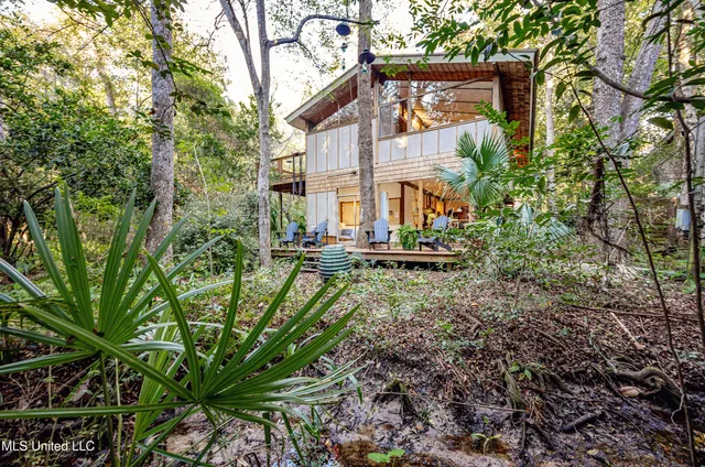 $589,000 | 1103 Le Voyageur Drive, Ocean Springs, MS 39564