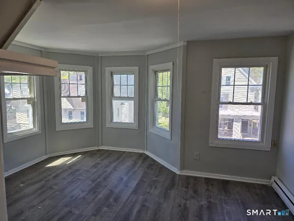 $1,500 | 219 Woodlawn Terrace, Waterbury, CT 06710