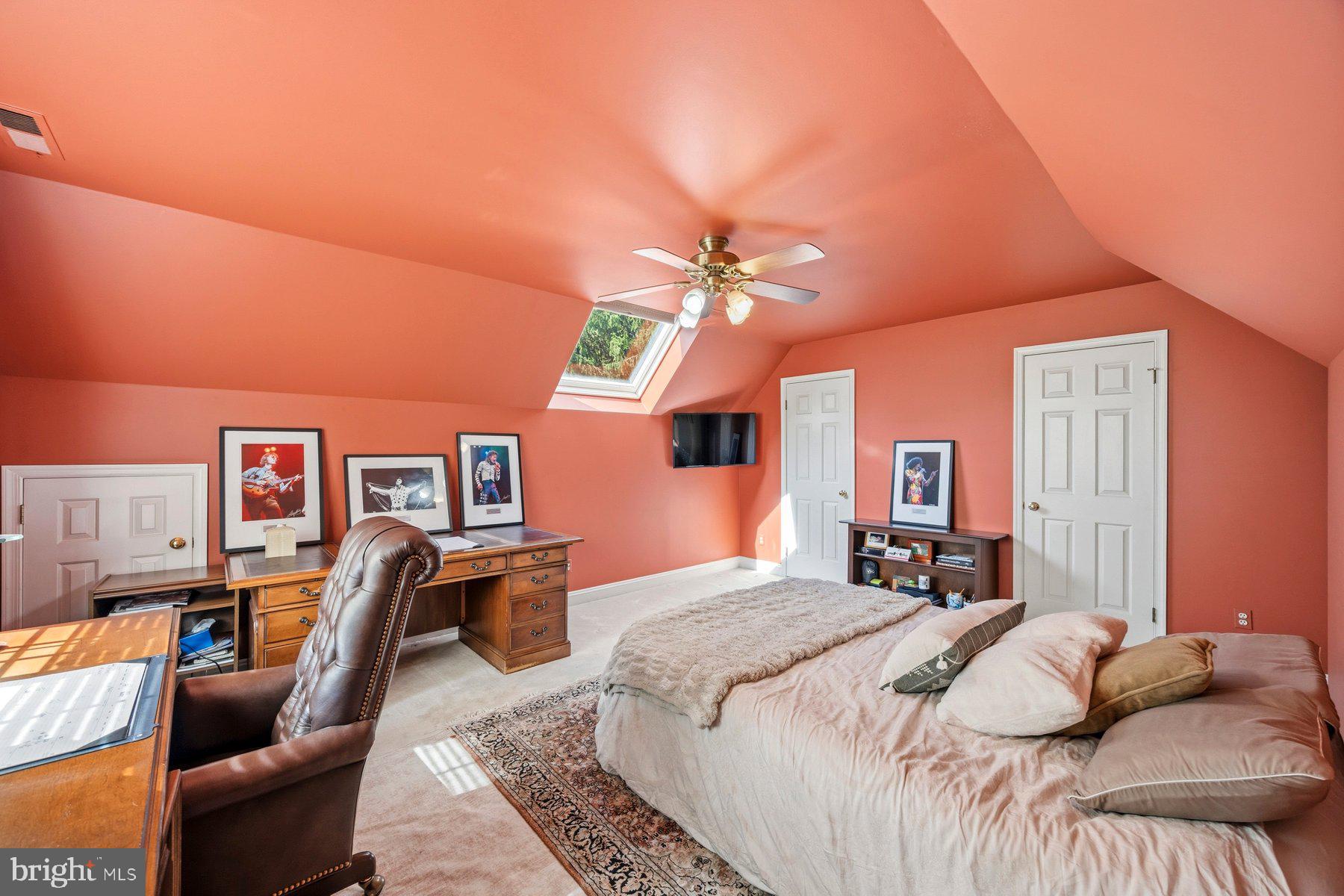 3625 Stansbury Mill Road Phoenix, MD 21131 - Photo 41 of 64 Cozy retreat with vibrant hues.