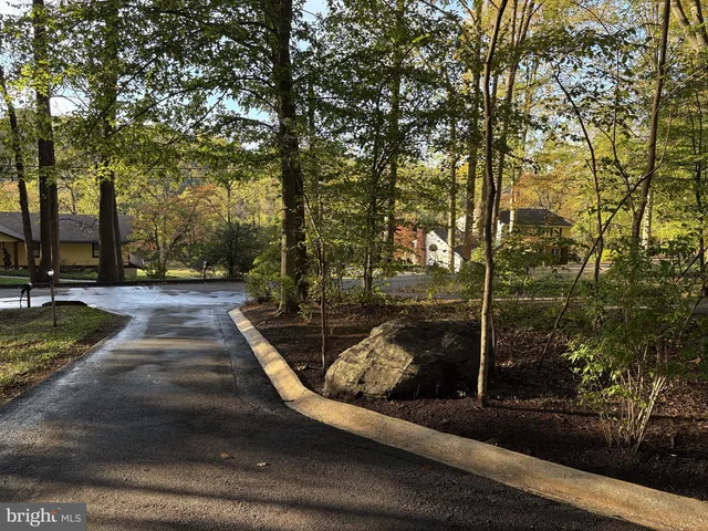 $650,000 | 11 Yorkridge Trail, Hockessin, DE 19707