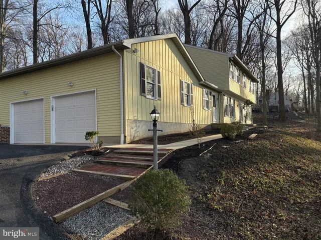 $650,000 | 11 Yorkridge Trail, Hockessin, DE 19707