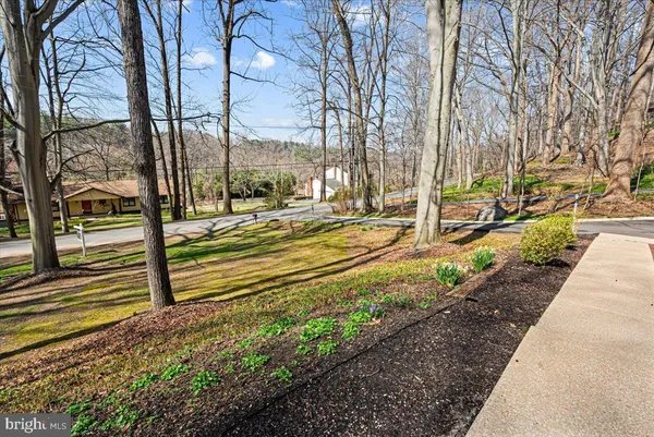 $627,500 | 11 Yorkridge Trail, Hockessin, DE 19707