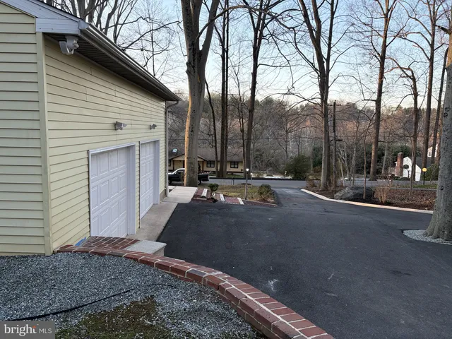 $650,000 | 11 Yorkridge Trail, Hockessin, DE 19707