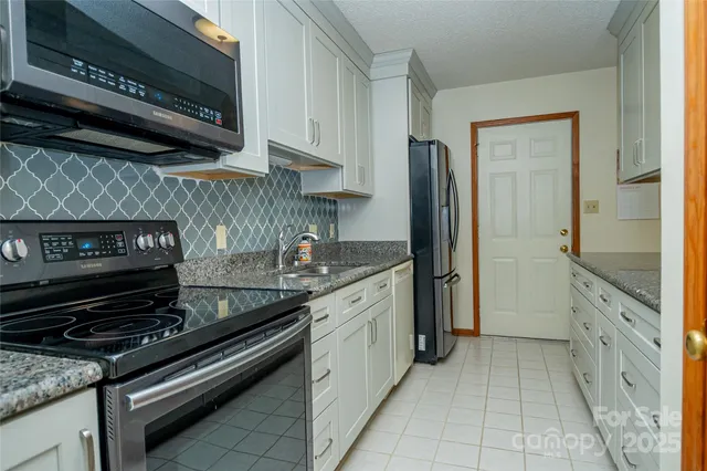 $292,000 | 603 29th Avenue Northeast, Unit 123, Hickory, NC 28601