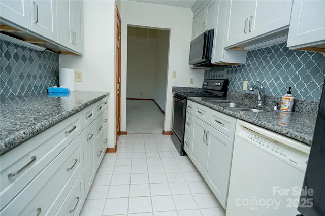 $292,000 | 603 29th Avenue Northeast, Unit 123, Hickory, NC 28601