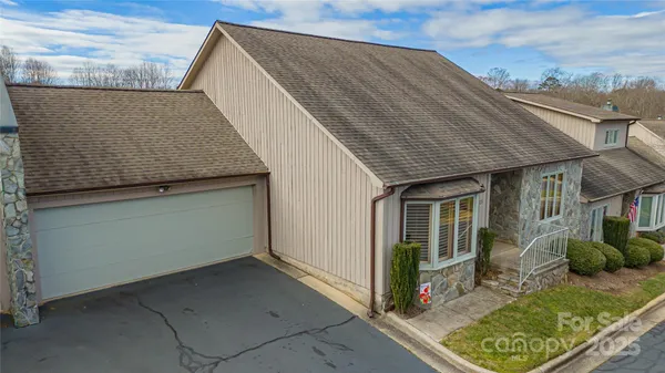 $229,900 | 603 29th Avenue Northeast, Unit 123, Hickory, NC 28601