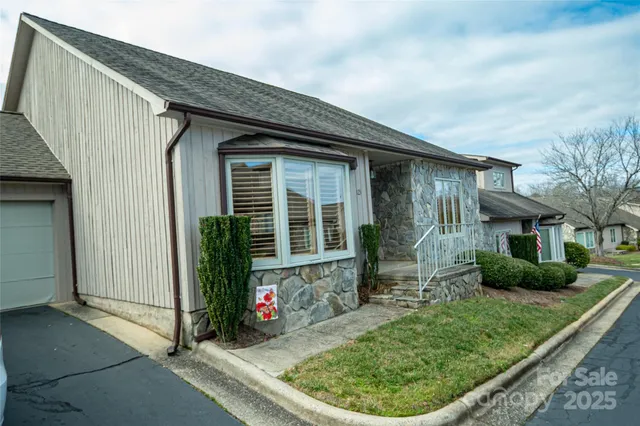 $292,000 | 603 29th Avenue Northeast, Unit 123, Hickory, NC 28601