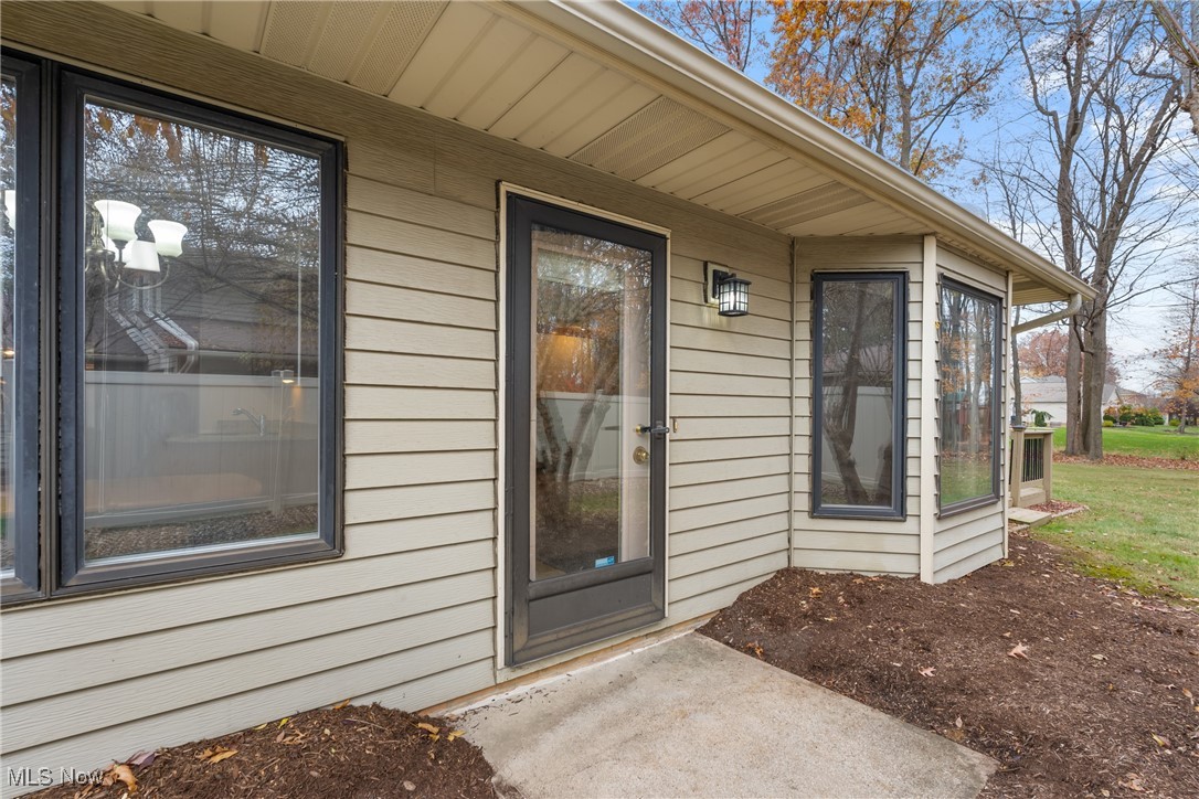 15440 Roxboro Drive Middleburg Heights, OH 44130 - Photo 3 of 29