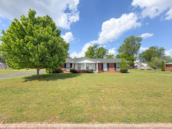 $299,900 | 704 1st Street, Lawrenceburg, TN 38464