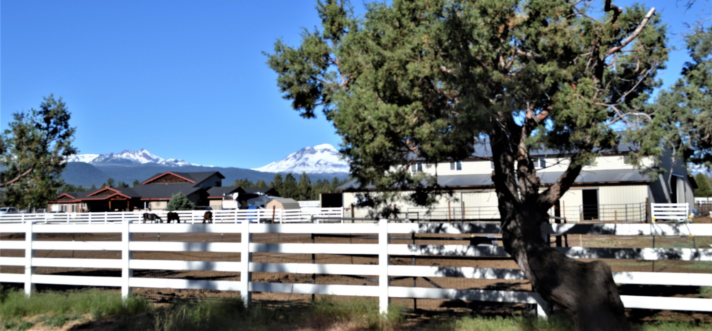 66955 Gist Road Bend, OR 97703 - Photo 3 of 6 Home and Barn