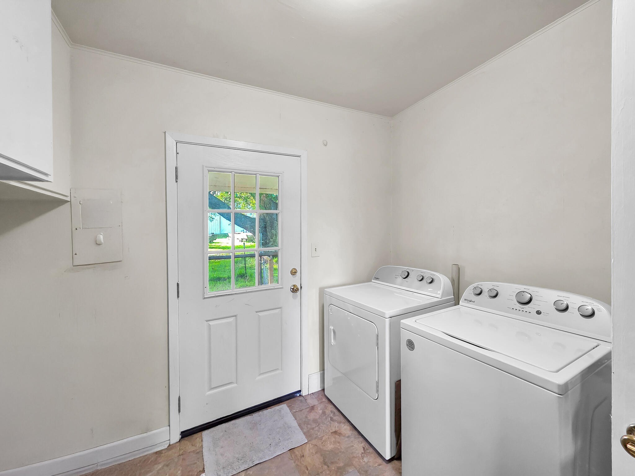 1212 High School Road Port Bolivar, TX 77650 - Photo 33 of 50 a utility room with dryer and washer