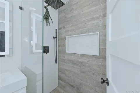 $549,000 | 81 Alhambra Drive, Oceanside, NY 11572