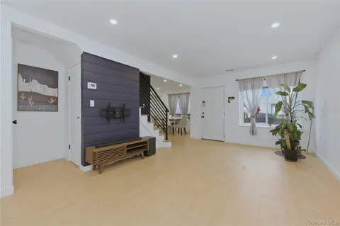 $549,000 | 81 Alhambra Drive, Oceanside, NY 11572