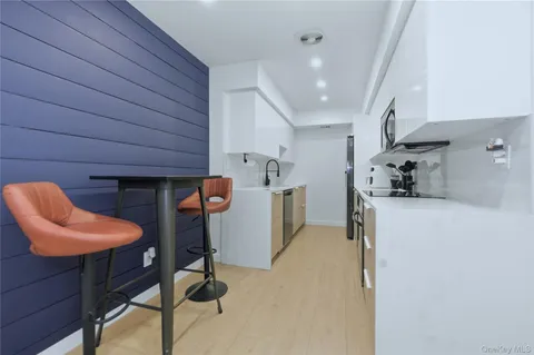 $549,000 | 81 Alhambra Drive, Oceanside, NY 11572