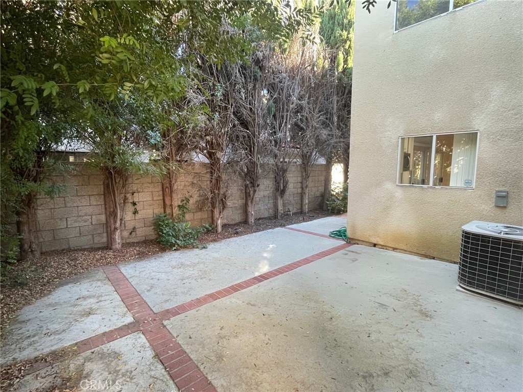 10010 Reseda Boulevard, Unit D Northridge, CA 91324 - Photo 20 of 22 a view of outdoor space and yard