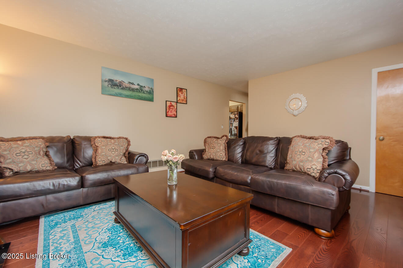 1562 Knight Road Louisville, KY 40216 - Photo 19 of 63 Knight-18
