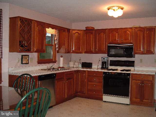 1365 Spring House Road, Unit MIDDLETOWN Middletown, PA 17057 - Photo 4 of 9 Gallery Image 4