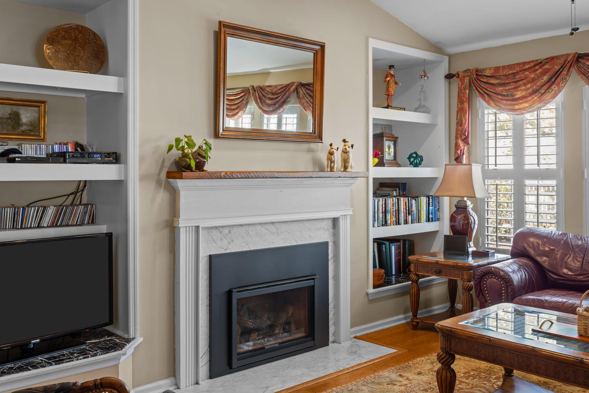600 Pointe Of Oaks Road Summerville, SC 29485 - Photo 8 of 67 Living room with fireplace
