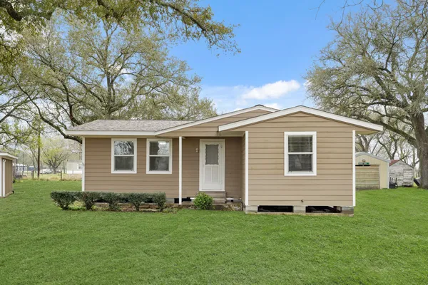 $199,900 | 8427 Brinkmeyer Road, Needville, TX 77461