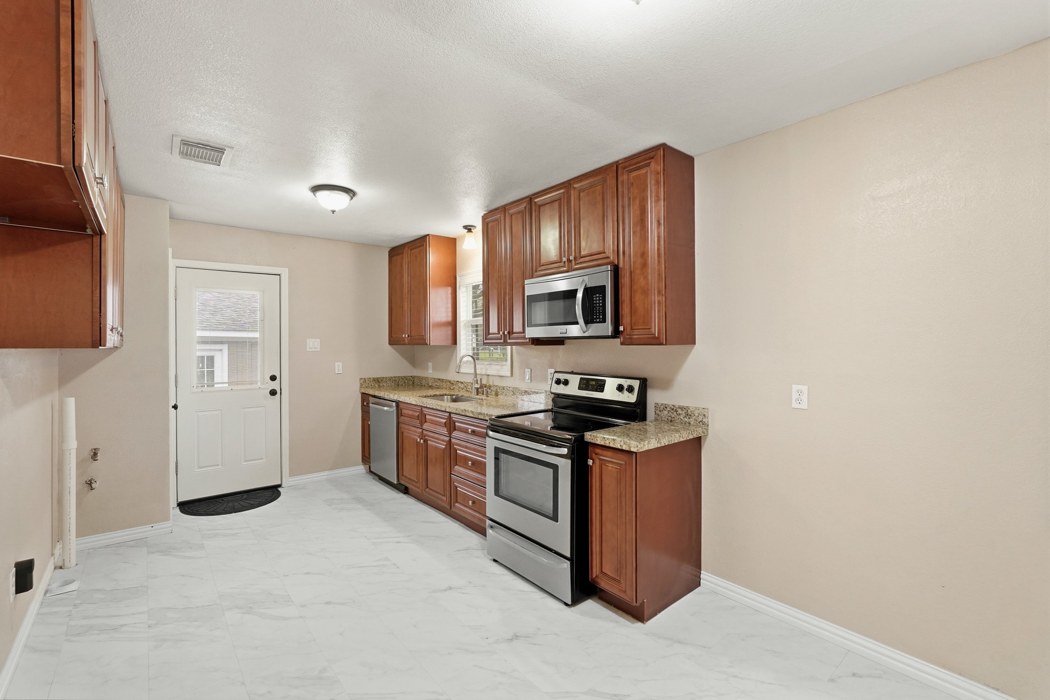 8427 Brinkmeyer Road Needville, TX 77461 - Photo 11 of 21