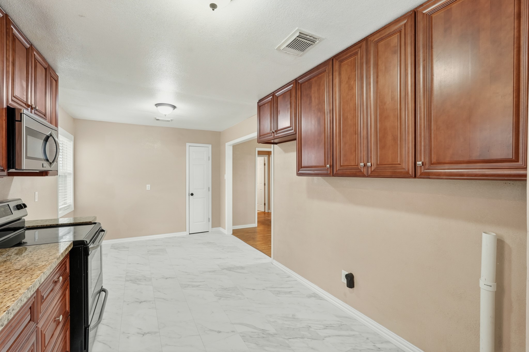 8427 Brinkmeyer Road Needville, TX 77461 - Photo 12 of 21