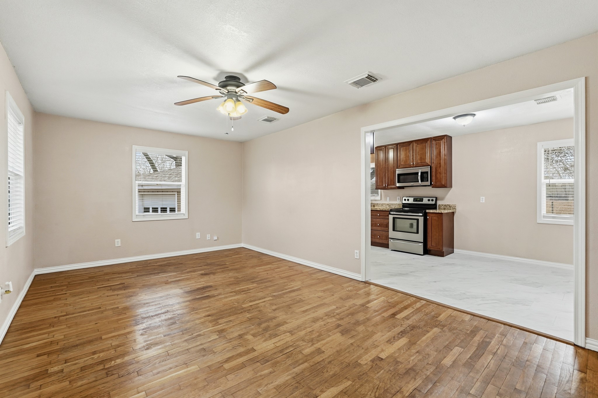 8427 Brinkmeyer Road Needville, TX 77461 - Photo 5 of 21