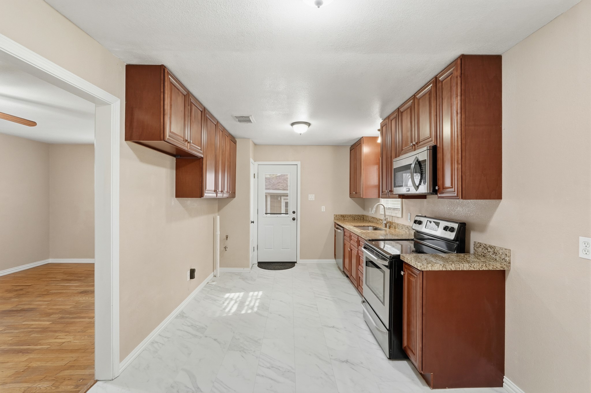 8427 Brinkmeyer Road Needville, TX 77461 - Photo 10 of 21