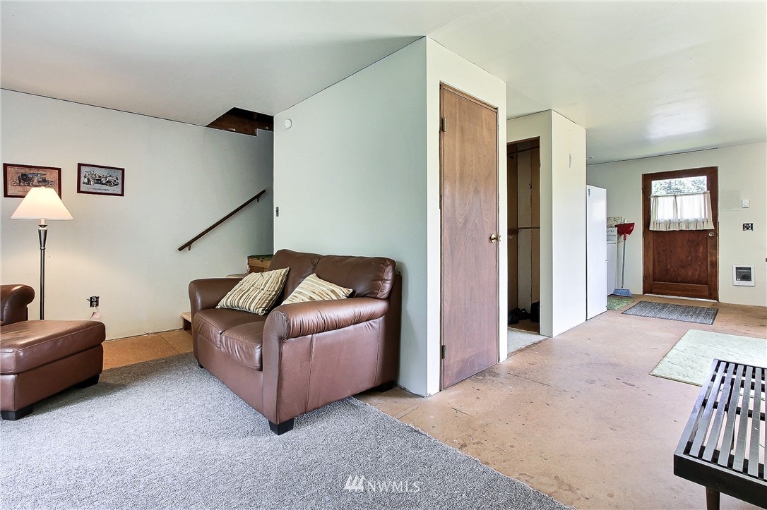 4340 Thornton Road Southeast Olympia, WA 98513 - Photo 10 of 11 Gallery Image 10