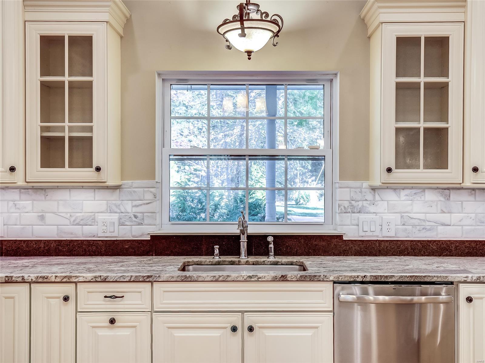 1237 Kiefer Creek Road Ballwin, MO 63021 - Photo 14 of 54 Gallery Image 14