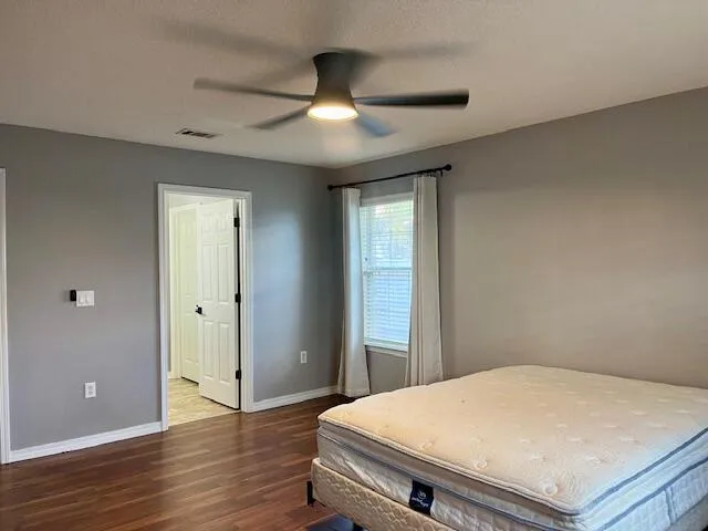 $2,650 | 9866 Parker Lake Circle, Navarre, FL 32566