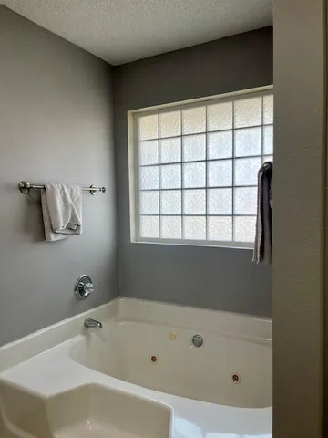 $2,650 | 9866 Parker Lake Circle, Navarre, FL 32566