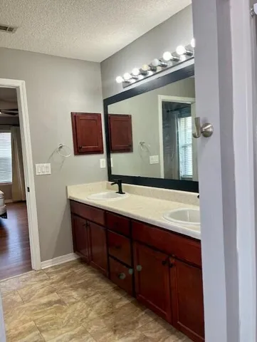 $2,650 | 9866 Parker Lake Circle, Navarre, FL 32566