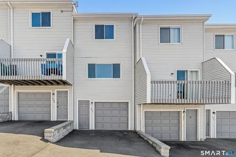 $289,000 | 273 Derby Avenue, Unit 904, Derby, CT 06418