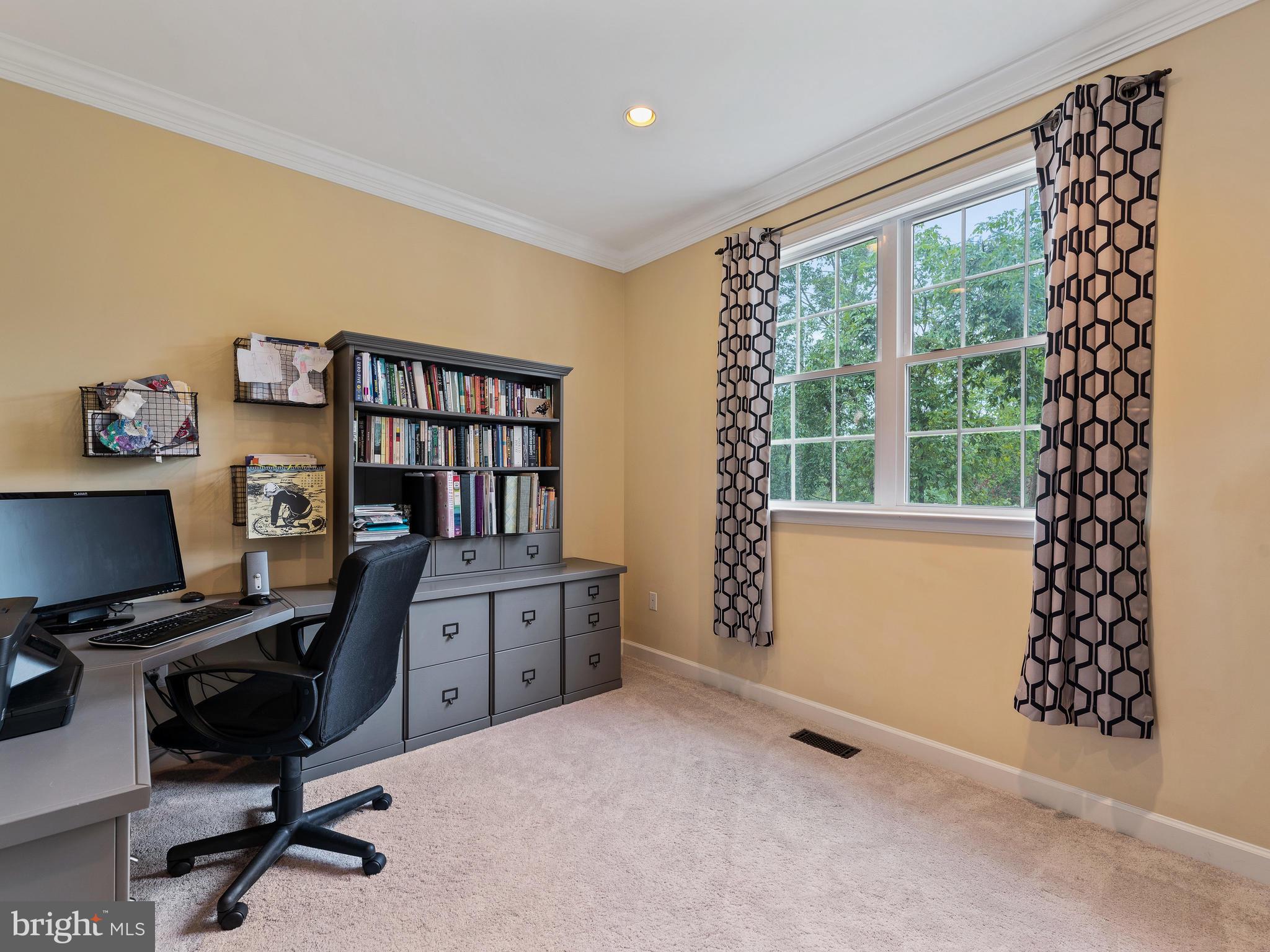 1005 Longbow Road Mount Airy, MD 21771 - Photo 10 of 43 Main floor office
