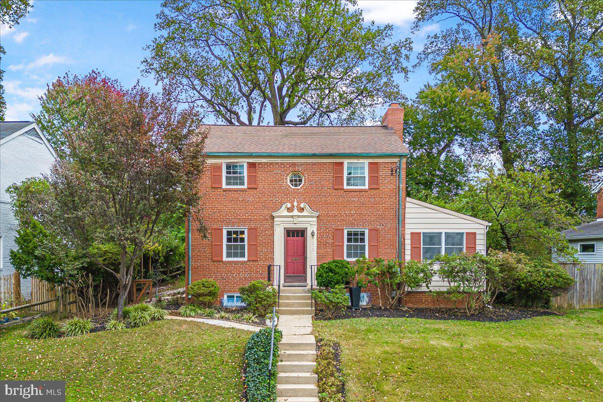 10101 Portland Road Silver Spring, MD 20901 - Photo 1 of 33 a front view of a house with a yard