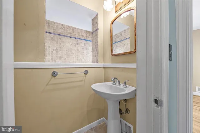 $689,999 | 10101 Portland Road, Silver Spring, MD 20901