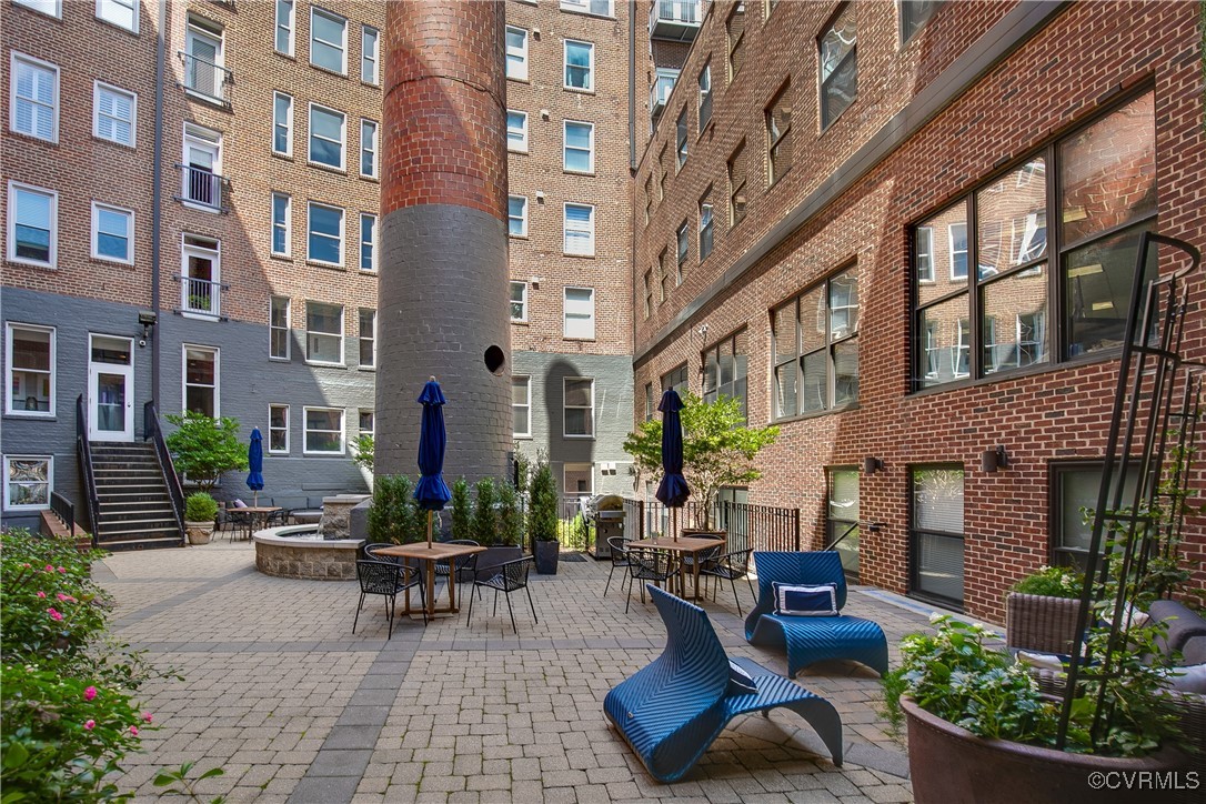 413 Stuart Circle, Unit 5E Richmond, VA 23220 - Photo 37 of 44 a view of a building with sitting area